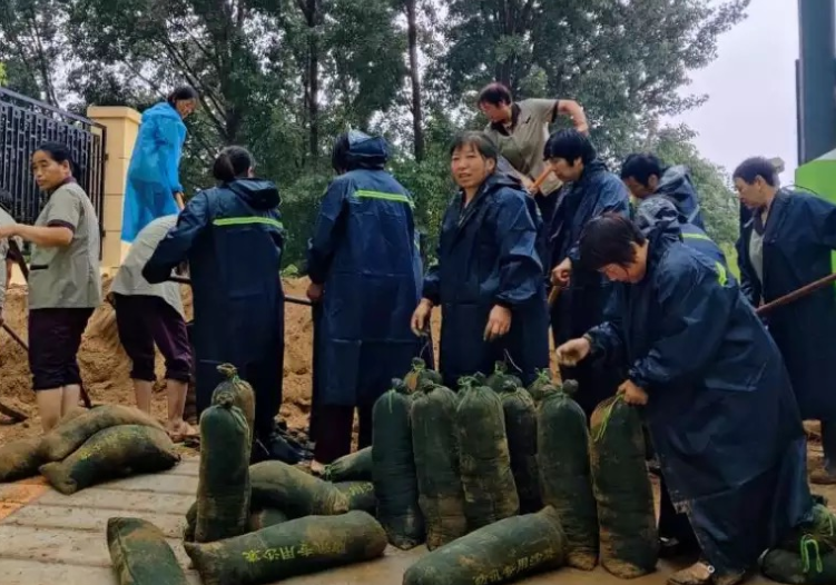 暴雨中的物业力量--欧宝(中国)物业彻夜奋斗，坚守抗汛一线