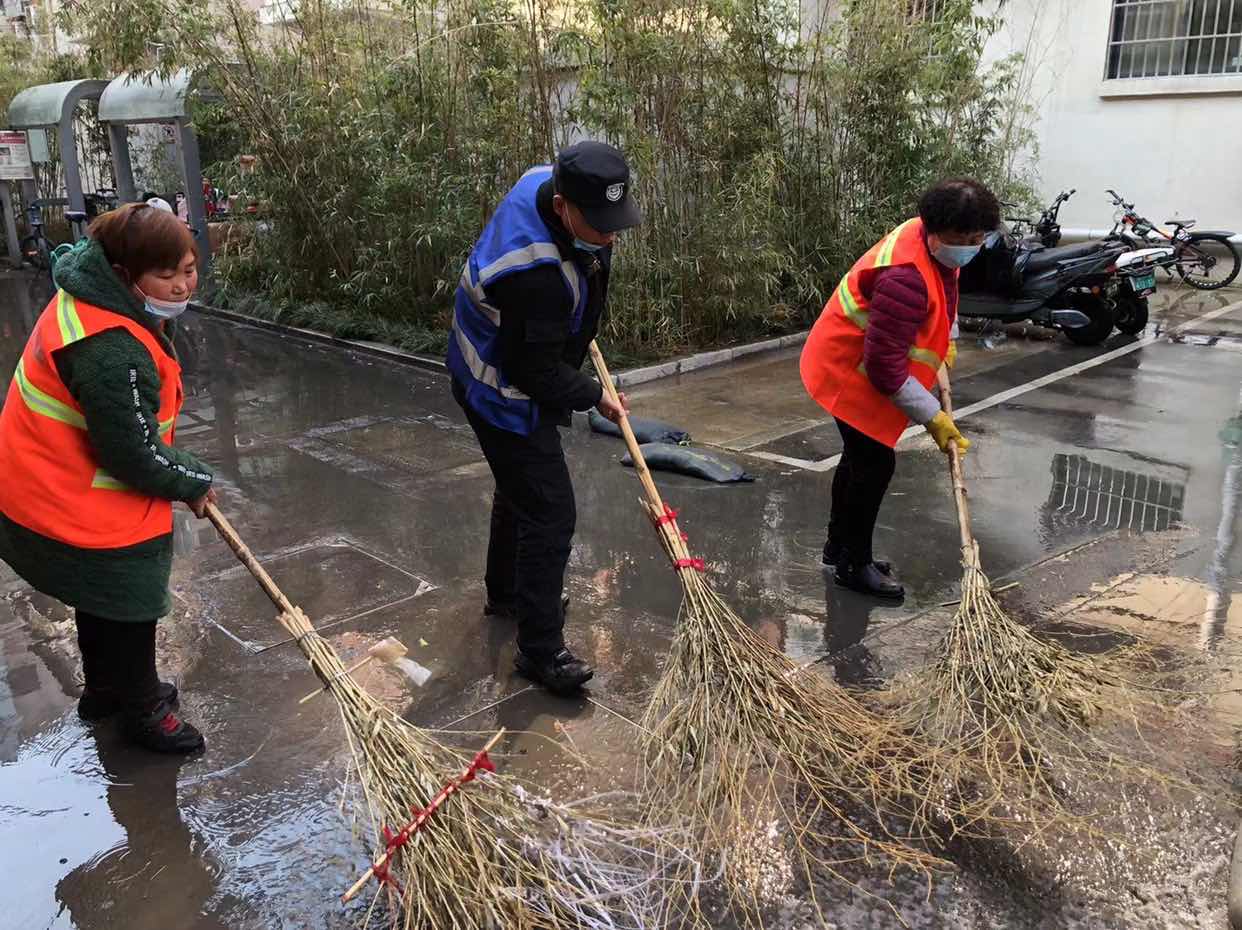 欧宝(中国)工人新村项目开展暖心行动 获居民称赞送锦旗！