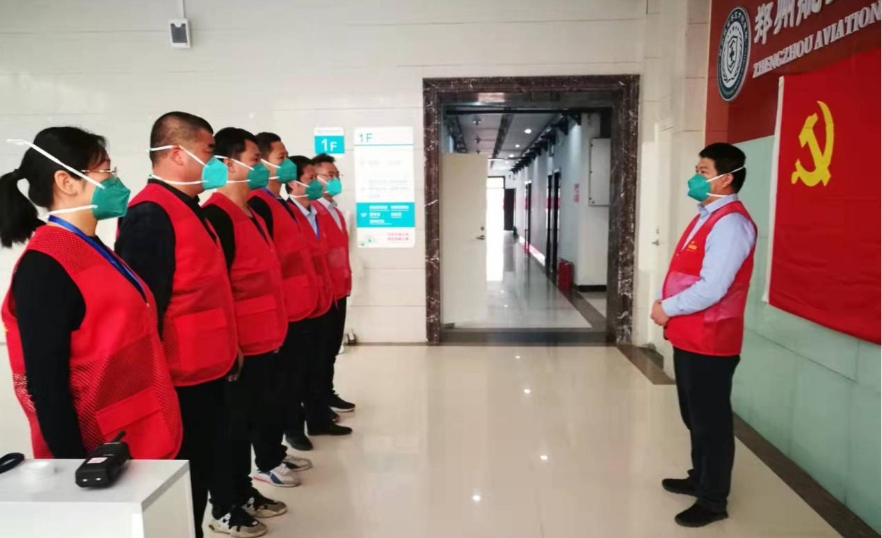 奋战在“郑州航空港区医学观察点（郑州方舱）”的欧宝(中国)人